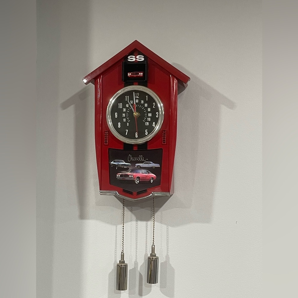 Bradford Exchange Chevy Bel Air Cuckoo Clock w/ Missing Pendulum. Like New